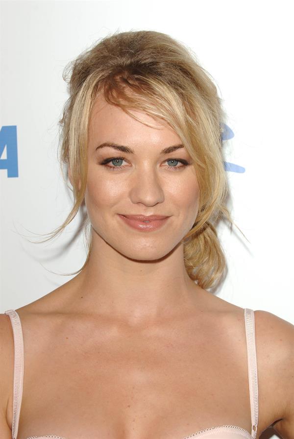 Yvonne Strahovski