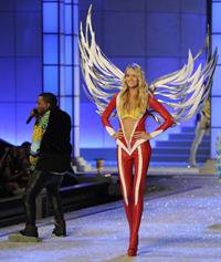 Lindsay Ellingson in lingerie