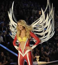 Lindsay Ellingson in lingerie