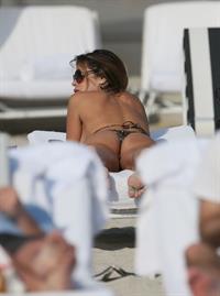 Aída Yéspica in a bikini - ass