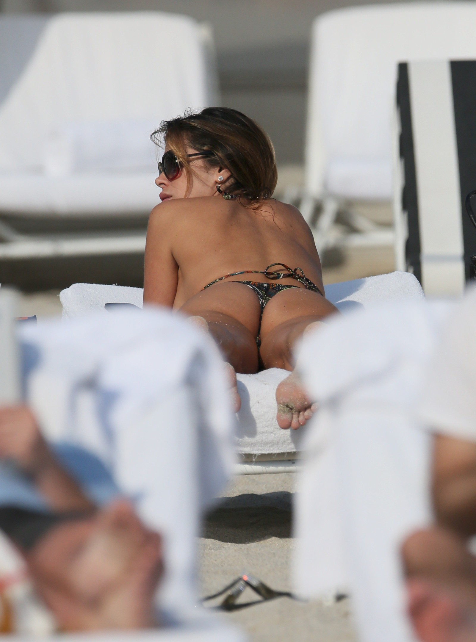 Aída Yéspica in a bikini - ass