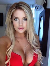 Sarah Louise Harris taking a selfie