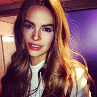 Robyn Lawley taking a selfie