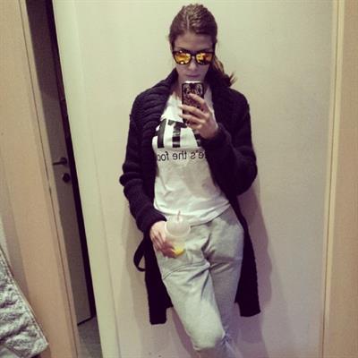 Ivana Španović taking a selfie