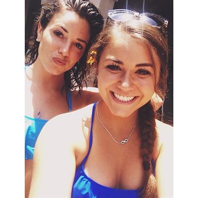 Kassidy Cook taking a selfie