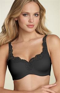 Elisandra Tomacheski in lingerie