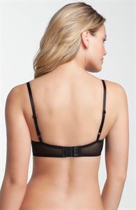 Elisandra Tomacheski in lingerie