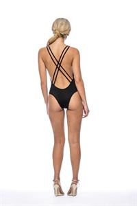 Elisandra Tomacheski in a bikini