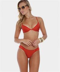 Elisandra Tomacheski in a bikini