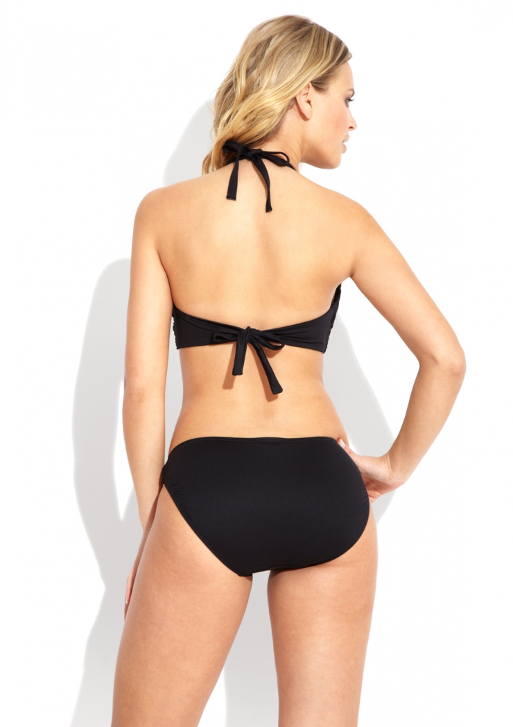 Elisandra Tomacheski in a bikini - ass