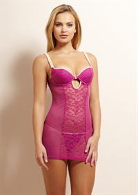 Elisandra Tomacheski in lingerie