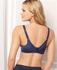 Elisandra Tomacheski in lingerie