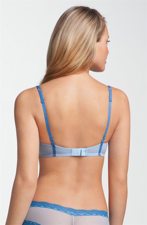 Elisandra Tomacheski in lingerie