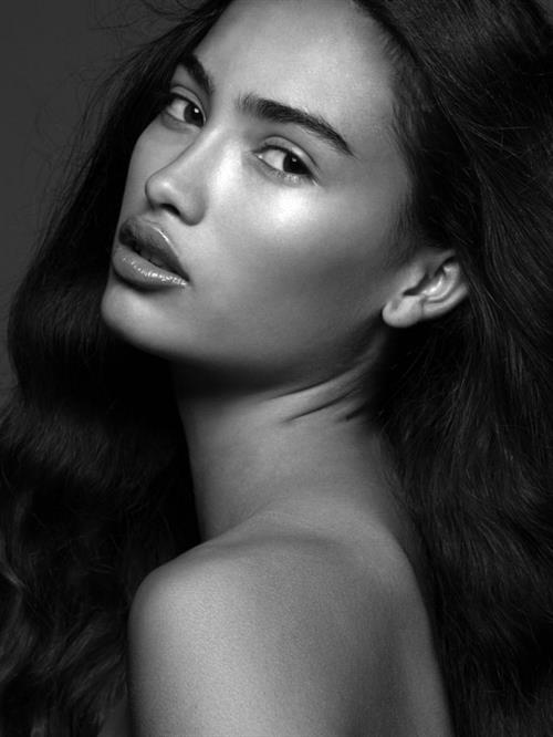 Kelly Gale