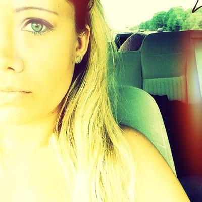 Kayla Garvey taking a selfie