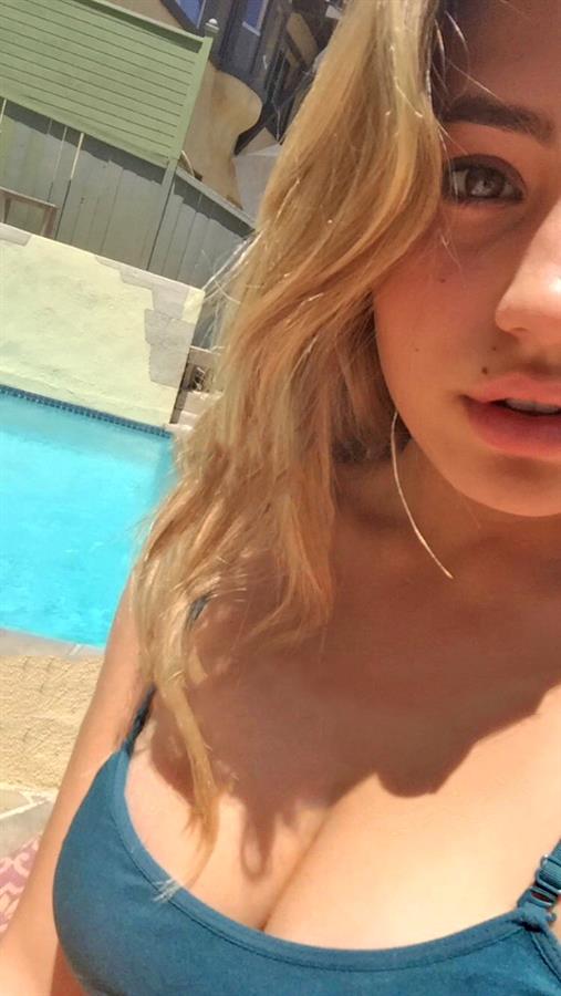 Lia Marie Johnson taking a selfie