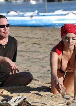 Courtney Stodden Bikini Candids at the beach in Venice