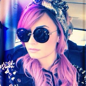 Demi Lovato taking a selfie