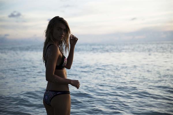Elyse Knowles in a bikini - ass