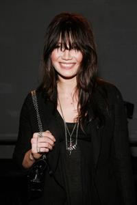 Daisy Lowe