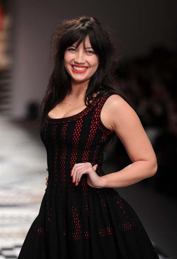 Daisy Lowe