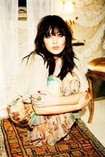 Daisy Lowe
