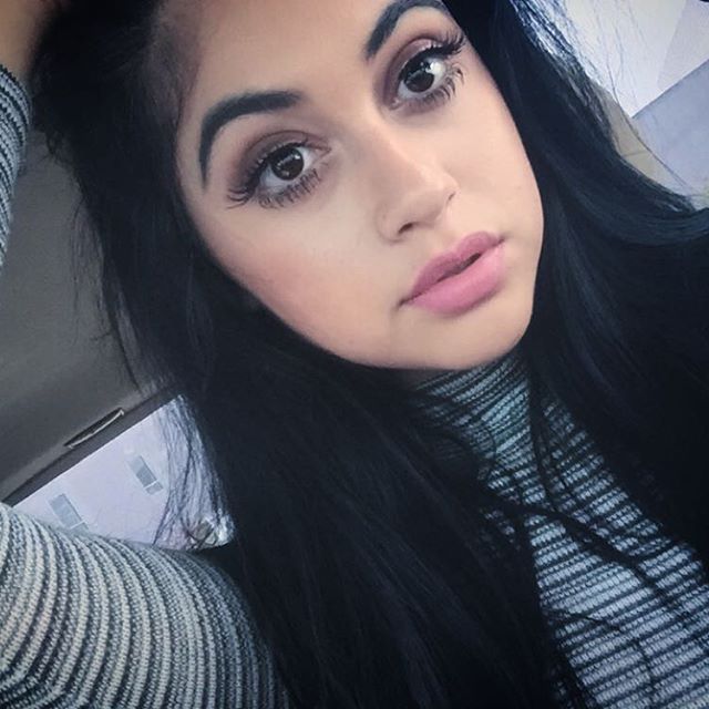 Jailyne Ojeda Ochoa taking a selfie