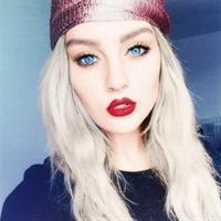 Perrie Edwards taking a selfie