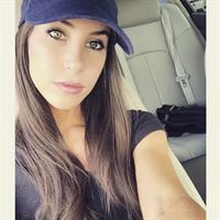 Jen Selter taking a selfie