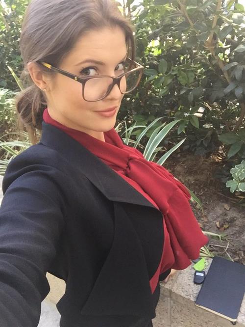 Amanda Cerny taking a selfie