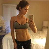 Amanda Cerny taking a selfie