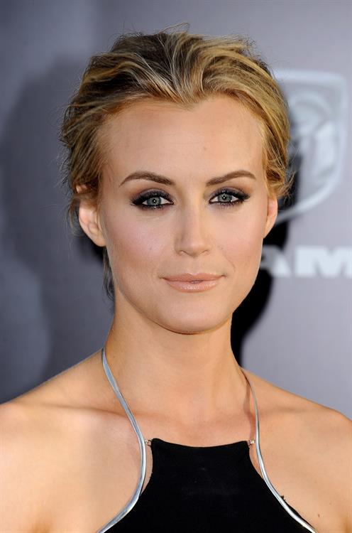 The Lucky One Los Angeles Premiere- April 16 2012