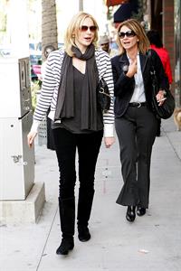Laura Prepon out for lunch in Beverly Hills December 18, 2009