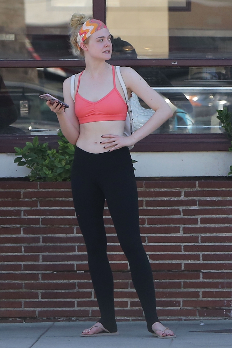 Elle Fanning in Yoga Pants