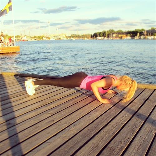 Anna Nyström in Yoga Pants