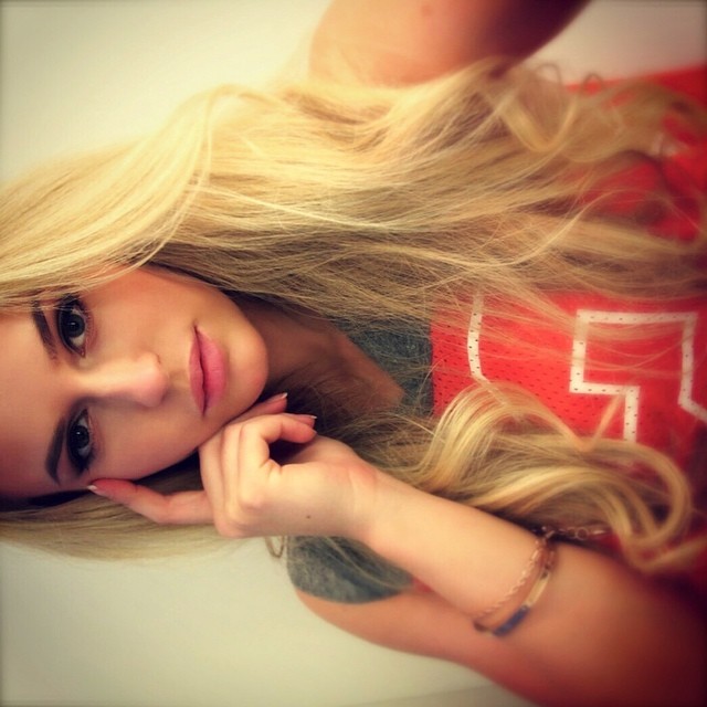 Anna Nyström taking a selfie