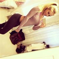 Anna Nyström taking a selfie