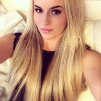 Anna Nyström taking a selfie