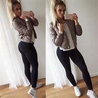 Anna Nyström taking a selfie