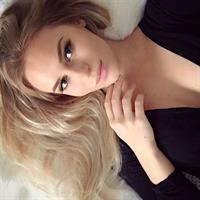 Anna Nyström taking a selfie