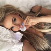 Anna Nyström taking a selfie