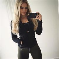 Anna Nyström taking a selfie