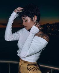 Kehlani taking a selfie