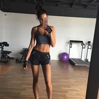 Kayla Itsines taking a selfie