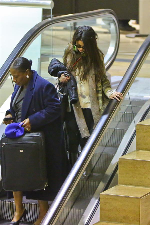 Selena Gomez – LAX airport arrival in LA 1/5/13 