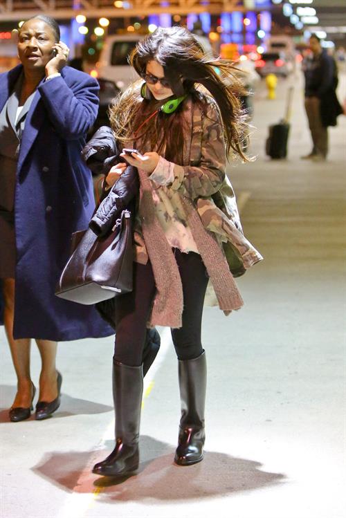 Selena Gomez – LAX airport arrival in LA 1/5/13 