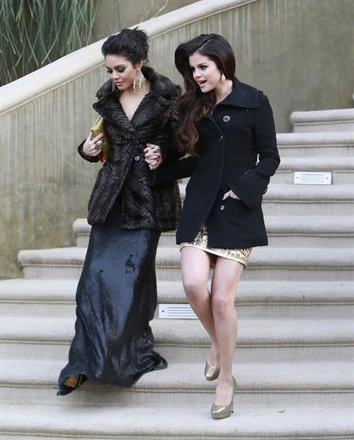 Selena Gomez Pictures Selena Gomez headed to the Golden Globe Awards in LA January 13, 2013