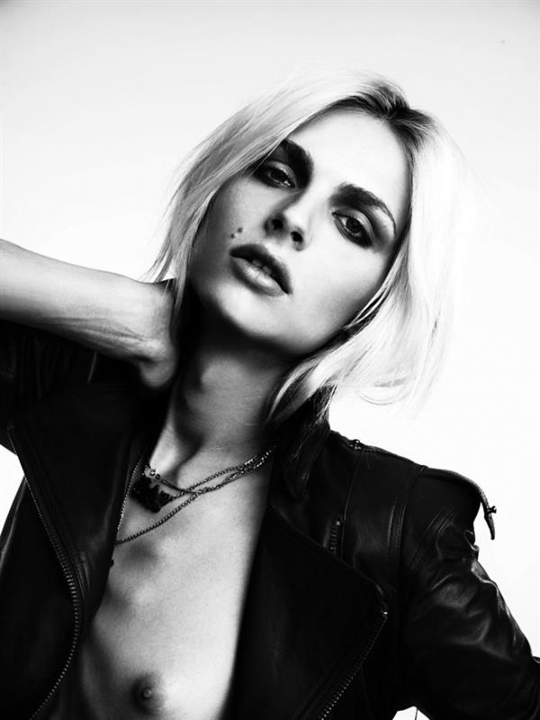 Andreja Pejić - breasts