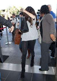Selena Gomez at Los Angeles airport November 10, 2012