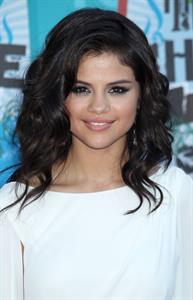 Selena Gomez at the 2010 Teen Choice Awards at the Gibson Amphitheatre on August 8 